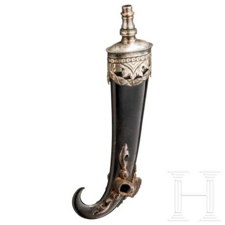 Silbermontierte Zündkrautflasche mit Radschlossschüssel, alpenländisch, um 1700 - photo 1