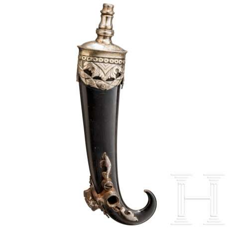 Silbermontierte Zündkrautflasche mit Radschlossschüssel, alpenländisch, um 1700 - photo 2