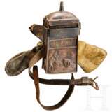 Jagdgürtel mit Pulverflasche und Schrotbeutel, deutsch, datiert 1815 - photo 1