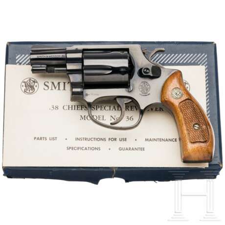 Smith & Wesson, Mod. 36, im Karton - photo 1