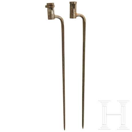 Zwei Tüllenbajonette für Infanteriegewehr M 1804 und M 1826, Bayern - Foto 2