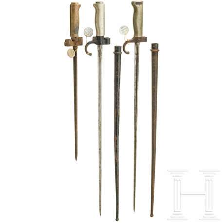 Drei Lebel-Bajonette M 1886, 1890 und 1935 - photo 1