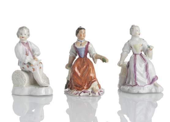 Drei Figuren aus einer Folge der vier Jahreszeiten in Paaren - photo 1
