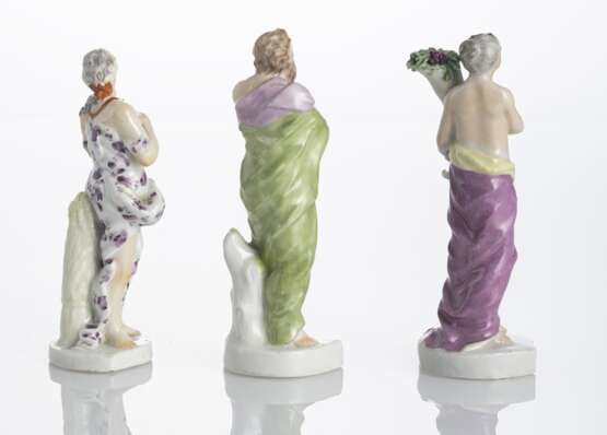 Drei Jahreszeitenfiguren - Sommer, Herbst und Winter - photo 3