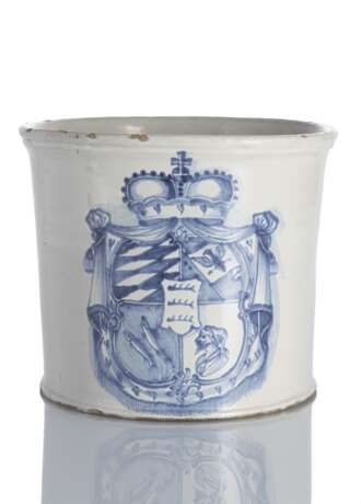 Seltener Cachepot mit dem Herzoglich Württembergischen Wappen - photo 1