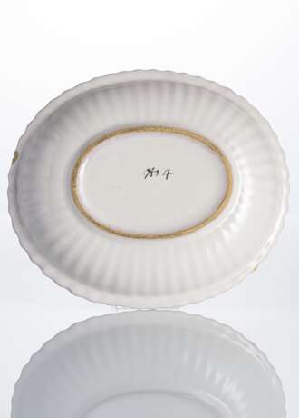 Ovale Schale mit Wappen - photo 2