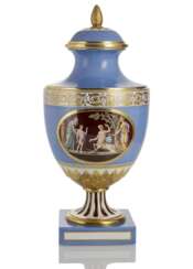 Klassizistische Deckelvase aus dem Berliner Stadtschloss