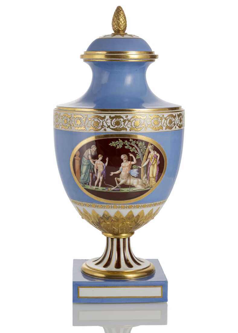 Klassizistische Deckelvase aus dem Berliner Stadtschloss Klassizistische Deckelvase aus dem Berliner Stadtschloss