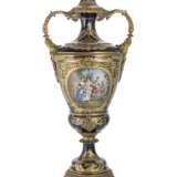 Punkvase mit Watteaumalerei - photo 1