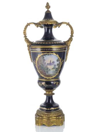 Punkvase mit Watteaumalerei - photo 2