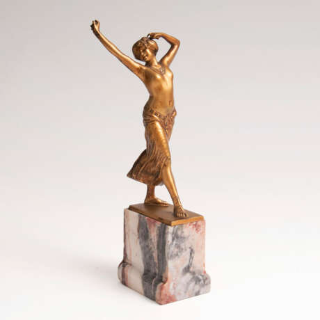  ''Kleine Bronzefigur 'Salomé''' - Foto 1