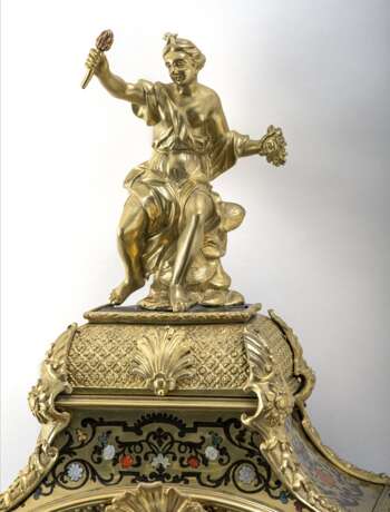 Große Prunkpendule im Boulle-Stil auf Wandkonsole - photo 8