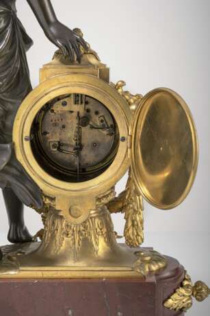 Große Pendule mit Venus im Louis XVI Stil - photo 7