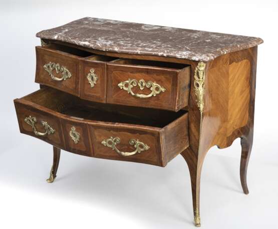 Louis XV-Kommode - photo 2
