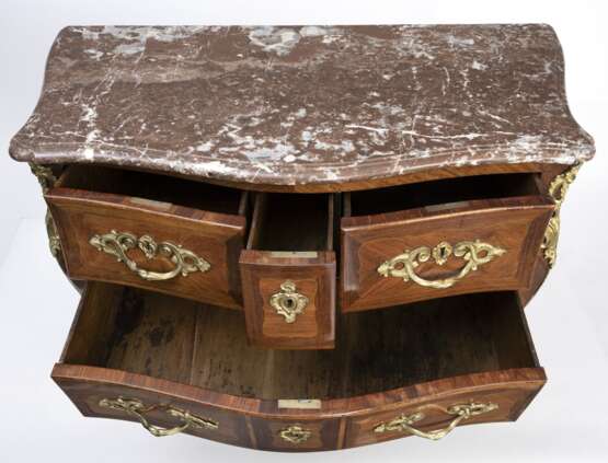 Louis XV-Kommode - photo 3