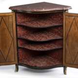Louis XV Encoignure mit Schwarzlackdekor - photo 2