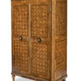 Klassizistischer Dielenschrank - photo 1