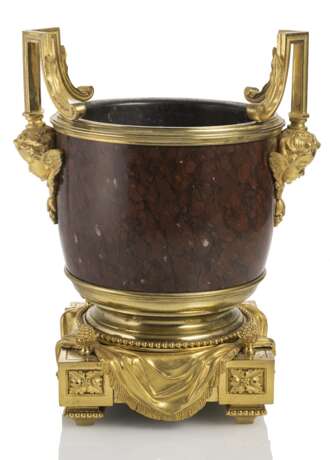 Punkvoller Marmor Cachepot mit Bronzemonierung - photo 1