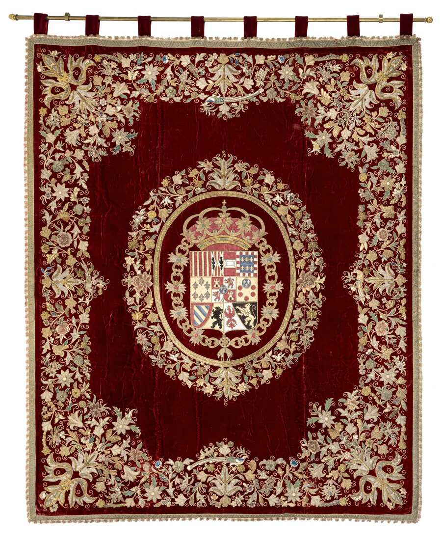 Prunkvoller Repostero Wandbehang mit Wappen des Königs Ferdinand VII. von Spanien Prunkvoller Repostero Wandbehang mit Wappen des Königs Ferdinand VII. von Spanien