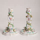  ''Paar Rocaille-Tischleuchter mit Blütendekor'' - Foto 1
