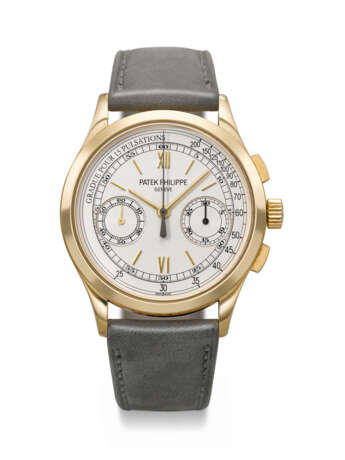 PATEK PHILIPPE. AN ATTRACTIVE 18K GOLD CHRONOGRAPH WRISTWATCH WITH PULSATION SCALE DIAL - photo 1