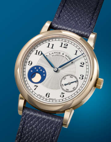 A. LANGE & S&#214;HNE. A RARE AND ELEGANT 18K HONEY GOLD LIMITED EDITION WRISTWATCH WITH MOON PHASES, MADE TO COMMEMORATE THE 165TH ANNIVERSARY OF A. LANGE & S&#214;HNE IN 2010 - photo 2