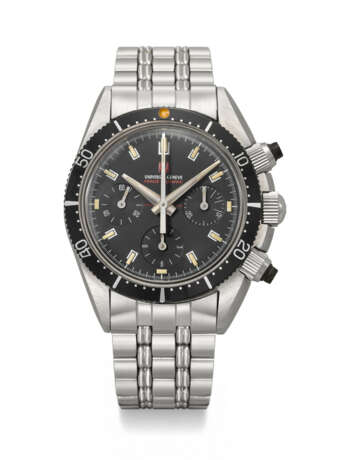 UNIVERSAL GENEVE. A VERY RARE AND ATTRACTIVE STAINLESS STEEL CHRONOGRAPH WITH BRACELET - фото 1