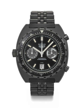 HEUER. AN EXTREMELY RARE AND ATTRACTIVE BLACK PVD-COATED STAINLESS STEEL AUTOMATIC CHRONOGRAPH WRISTWATCH WITH DATE AND BRACELET, MADE FOR THE ISRAEL DEFENCE FORCES - Foto 1