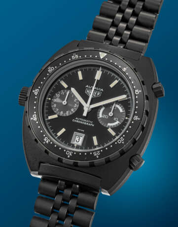 HEUER. AN EXTREMELY RARE AND ATTRACTIVE BLACK PVD-COATED STAINLESS STEEL AUTOMATIC CHRONOGRAPH WRISTWATCH WITH DATE AND BRACELET, MADE FOR THE ISRAEL DEFENCE FORCES - Foto 2