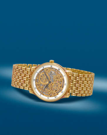 AUDEMARS PIGUET. A RARE AND ATTRACTIVE 18K GOLD AUTOMATIC SKELETONIZED WRISTWATCH WITH BRACELET - фото 2
