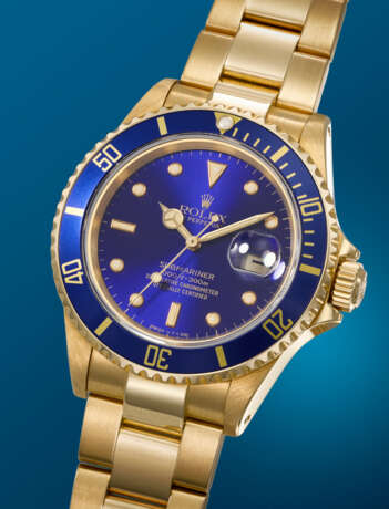 ROLEX. A CHARMING 18K GOLD AUTOMATIC WRISTWATCH WITH SWEEP CENTRE SECONDS, DATE AND BRACELET - photo 2