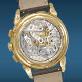 PATEK PHILIPPE. AN ELEGANT AND COVETED 18K GOLD PERPETUAL CALENDAR CHRONOGRAPH WRISTWATCH WITH MOON PHASES, LEAP YEAR, AND DAY/NIGHT INDICATION - photo 4