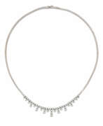 Produktkatalog. Klassisches Diamant-Collier