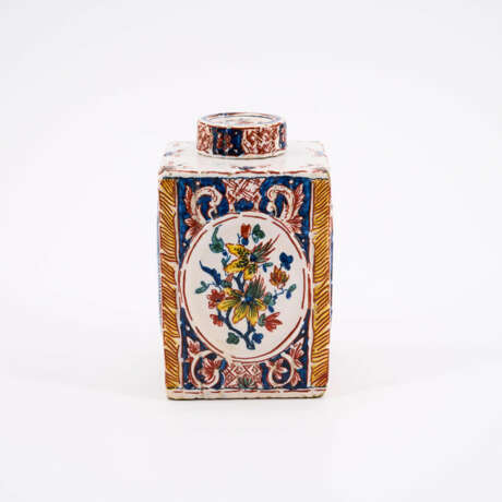 PORCELAIN TEA CADDY WITH MONOGRAMM UNDER CROWN - photo 5