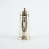 SILVER COMMUNION JUG WITH ENGRAVED COAT OF ARMS - photo 3