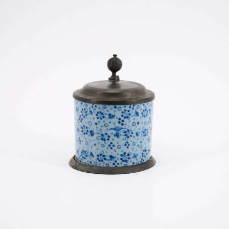 SMALL LIDDED TANKARD WITH BIRD DECOR - photo 6
