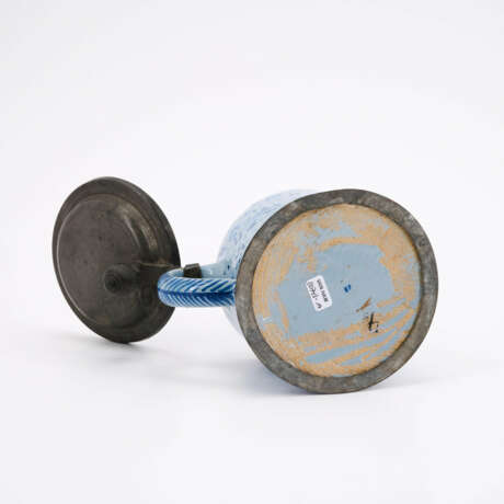 SMALL LIDDED TANKARD WITH BIRD DECOR - photo 9