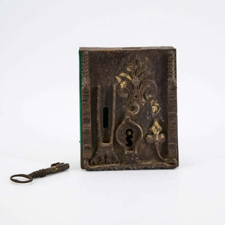 IRON CHEST LOCK WITH KEY - photo 2