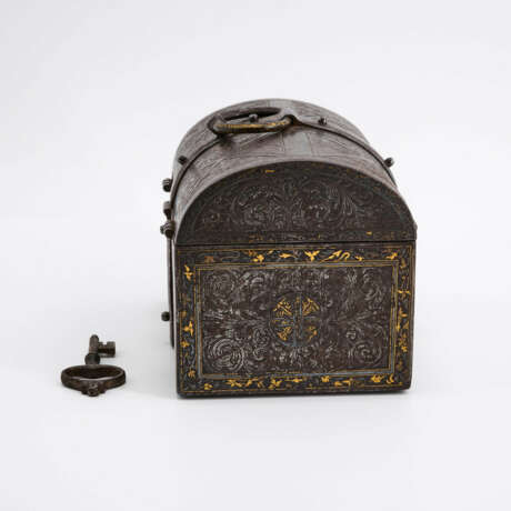 IRON CASKET WITH FINE TENDRIL DECOR - photo 4