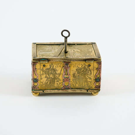 SMALL BRASS CASKET WITH VIRTUES - photo 3