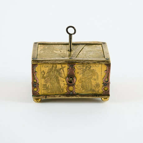 SMALL BRASS CASKET WITH VIRTUES - photo 5