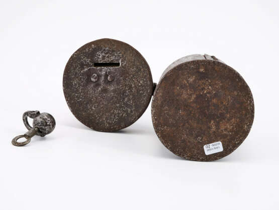 IRON CYLINDRICAL OFFERTORY BOX WITH SMALL BALL LOCK - photo 7