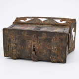 SMALL IRON WEDDING CASKET - photo 7