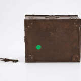 IRON CASSETTE WITH BIRD DECOR - photo 5