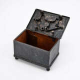 IRON RECTANGULAR CASKET WITH BIRD DECOR - photo 6
