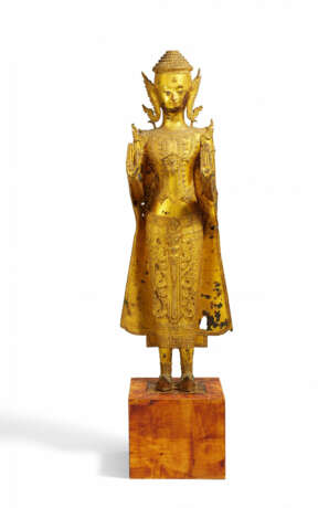 STANDING BRONZE BUDDHA FIGURINE WITH RULER ADORNMENTS - фото 1
