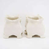 PAIR OF PORCELAIN ART NOUVEAU JARDINIERE WITH FISH MOTIFS - photo 2
