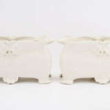 PAIR OF PORCELAIN ART NOUVEAU JARDINIERE WITH FISH MOTIFS - photo 3