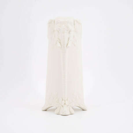 PORCELAIN ART NOUVEAU VASE WITH ELEPHANT HEADS - photo 3