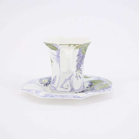 PORCELAIN CUP AND SAUCER WITH SPIDER AND PURPLE LILAC - photo 2